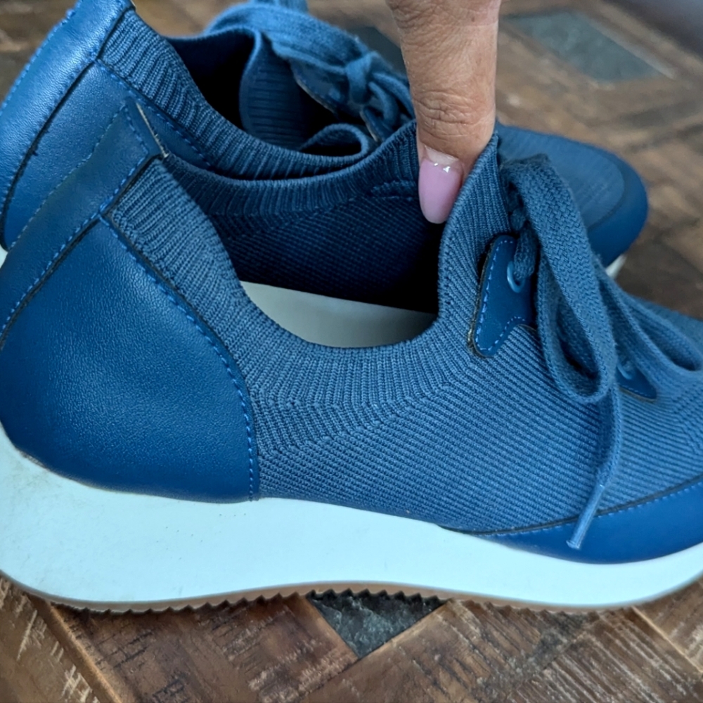 Banana Republic Cloth Trainer - Picture 7 of 11